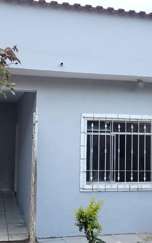 Casa à venda com 100m², 2 quartos e 4 vagas Casa à venda com 100m², 2 quartos e 4 vagasÁrea externa