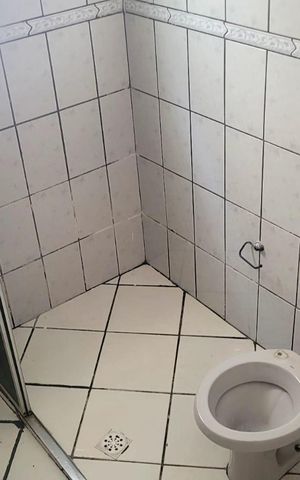 Casa à venda com 100m², 2 quartos e 4 vagas Casa à venda com 100m², 2 quartos e 4 vagasBanheiro