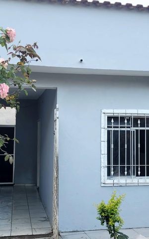Casa à venda com 100m², 2 quartos e 4 vagas Casa à venda com 100m², 2 quartos e 4 vagasÁrea externa