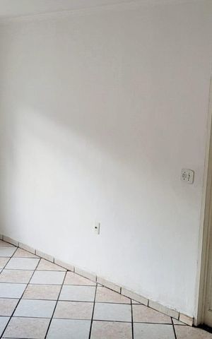 Casa à venda com 100m², 2 quartos e 4 vagas Casa à venda com 100m², 2 quartos e 4 vagasSala