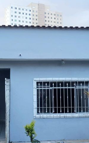 Casa à venda com 100m², 2 quartos e 4 vagas Casa à venda com 100m², 2 quartos e 4 vagasÁrea externa