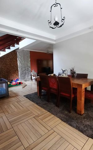 Casa à venda com 212m², 3 quartos e 4 vagas Casa à venda com 212m², 3 quartos e 4 vagasSala de jantar
