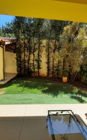 Casa à venda com 212m², 3 quartos e 4 vagas Casa à venda com 212m², 3 quartos e 4 vagasVaranda