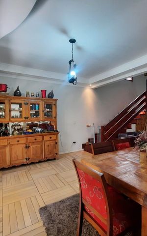 Casa à venda com 212m², 3 quartos e 4 vagas