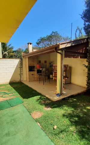 Casa à venda com 212m², 3 quartos e 4 vagas Casa à venda com 212m², 3 quartos e 4 vagasVaranda