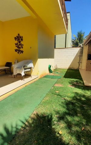Casa à venda com 212m², 3 quartos e 4 vagas Casa à venda com 212m², 3 quartos e 4 vagasVaranda