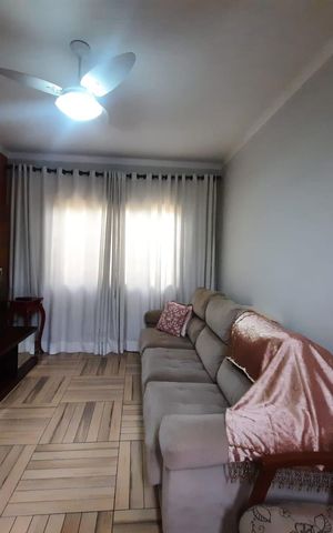 Casa à venda com 212m², 3 quartos e 4 vagas Casa à venda com 212m², 3 quartos e 4 vagasSala