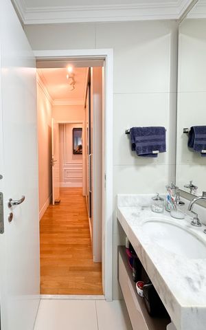 Apartamento à venda com 127m², 3 quartos e 2 vagas Apartamento à venda com 127m², 3 quartos e 2 vagasBanheiro da Suíte 2