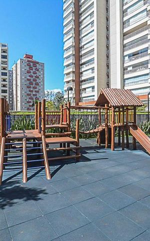 Apartamento à venda com 127m², 3 quartos e 2 vagas Apartamento à venda com 127m², 3 quartos e 2 vagasÁrea comum - Playground