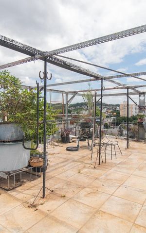 Casa à venda com 298m², 6 quartos e 4 vagasTerraço