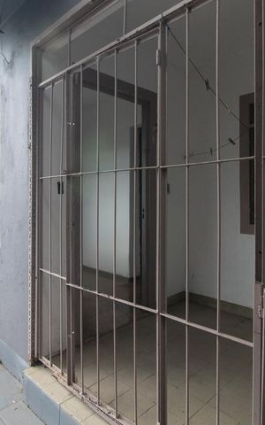Casa à venda com 298m², 6 quartos e 4 vagasFachada - Casa 1
