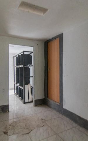 Casa à venda com 298m², 6 quartos e 4 vagasQuarto - Casa 2