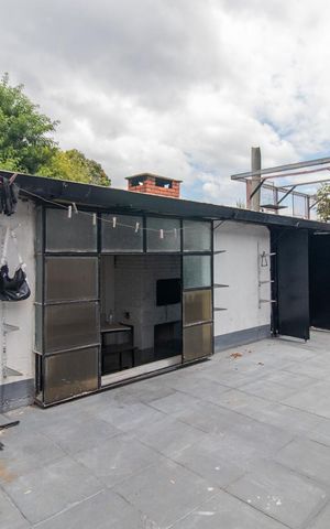 Casa à venda com 298m², 6 quartos e 4 vagasQuintal