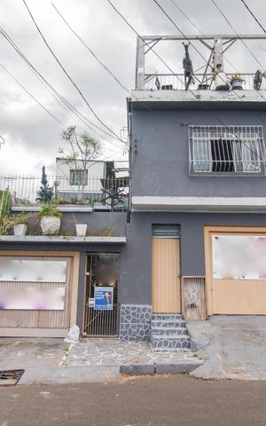 Casa à venda com 298m², 6 quartos e 4 vagasFachada