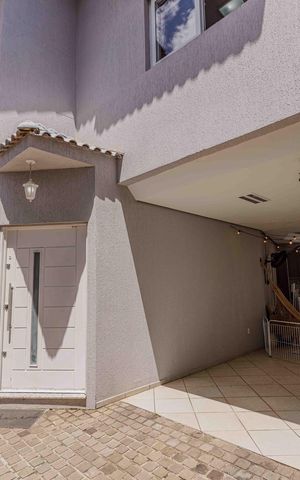 Casa de condomínio à venda com 94m², 3 quartos e 2 vagasFachada