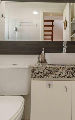 Casa de condomínio à venda com 94m², 3 quartos e 2 vagasBanheiro da Suíte