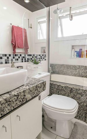 Casa de condomínio à venda com 94m², 3 quartos e 2 vagasBanheiro da Suíte