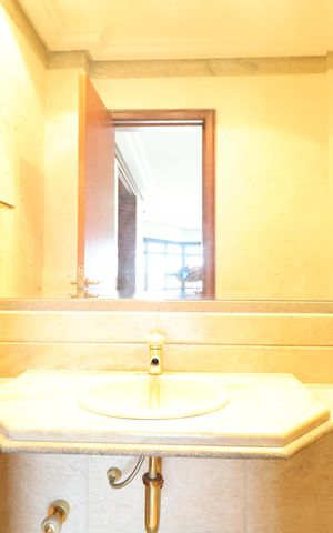Apartamento para alugar com 300m², 3 quartos e 2 vagasLavabo