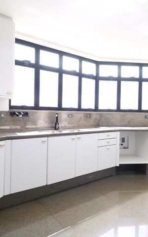 Apartamento para alugar com 300m², 3 quartos e 2 vagasCozinha