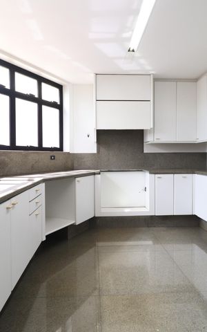 Apartamento para alugar com 300m², 3 quartos e 2 vagasCozinha