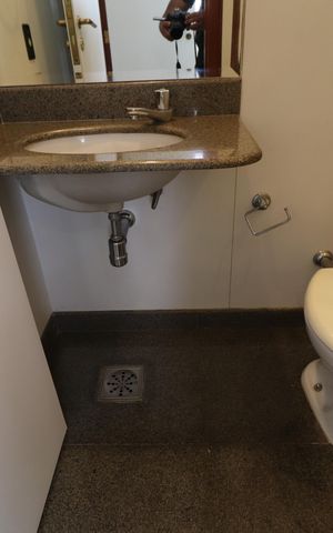 Apartamento para alugar com 300m², 3 quartos e 2 vagasBanheiro