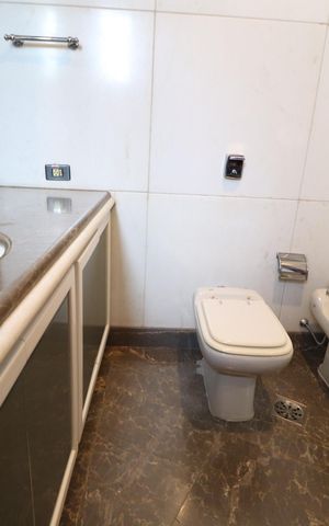 Apartamento para alugar com 300m², 3 quartos e 2 vagasBanheiro do Quarto 1