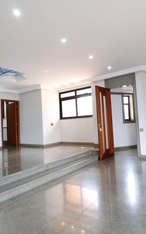 Apartamento para alugar com 300m², 3 quartos e 2 vagasSala