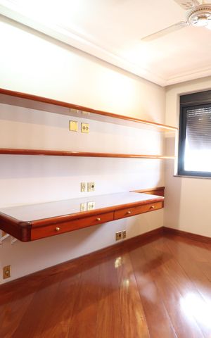 Apartamento para alugar com 300m², 3 quartos e 2 vagasQuarto 3 - Suíte