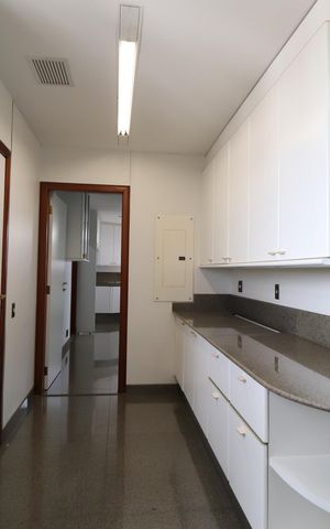 Apartamento para alugar com 300m², 3 quartos e 2 vagasÁrea de Serviço