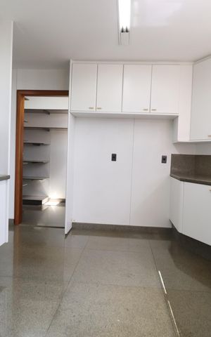 Apartamento para alugar com 300m², 3 quartos e 2 vagasCozinha
