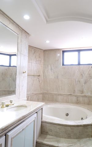 Apartamento para alugar com 300m², 3 quartos e 2 vagasBanheiro do Quarto 2