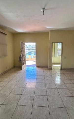 Casa à venda com 271m², 5 quartos e 1 vagaSala