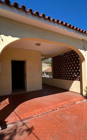 Casa à venda com 271m², 5 quartos e 1 vagaVaranda