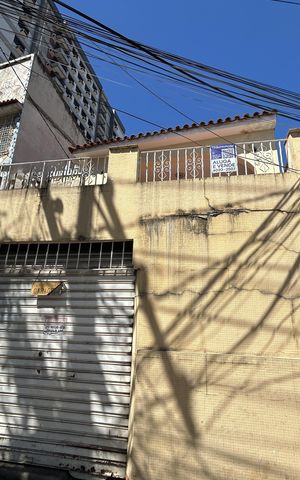 Casa à venda com 271m², 5 quartos e 1 vagaFachada + plaquinha