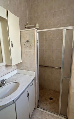 Casa à venda com 271m², 5 quartos e 1 vagaBanheiro da Suíte 2