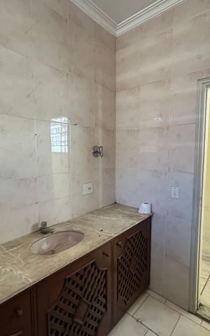 Casa à venda com 271m², 5 quartos e 1 vagaLavabo