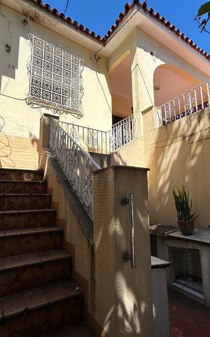 Casa à venda com 271m², 5 quartos e 1 vagaEntrada