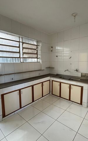 Casa à venda com 271m², 5 quartos e 1 vagaCozinha
