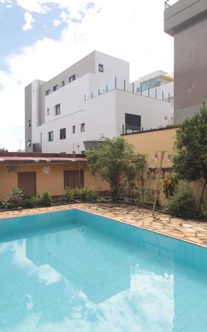 Casa à venda com 360m², 5 quartos e 2 vagasPiscina