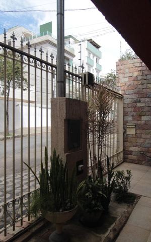 Casa à venda com 360m², 5 quartos e 2 vagasGaragem