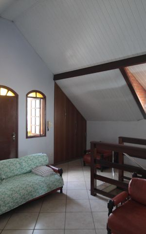 Casa à venda com 360m², 5 quartos e 2 vagasSala de TV