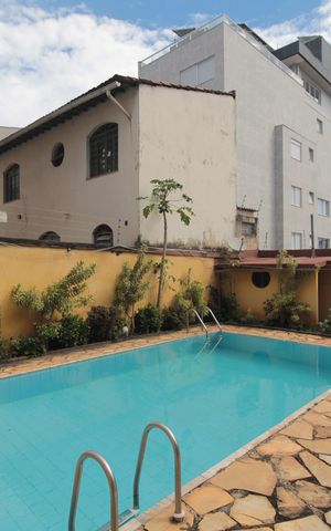 Casa à venda com 360m², 5 quartos e 2 vagasPiscina