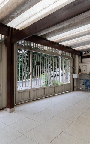 Casa à venda com 195m², 5 quartos e 2 vagas Casa à venda com 195m², 5 quartos e 2 vagasGaragem