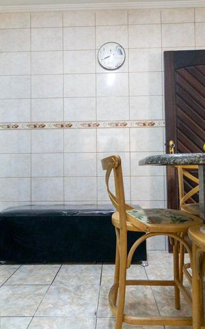 Casa à venda com 143m², 3 quartos e 3 vagas Casa à venda com 143m², 3 quartos e 3 vagasCozinha