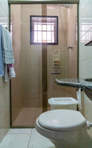 Casa à venda com 143m², 3 quartos e 3 vagas Casa à venda com 143m², 3 quartos e 3 vagasBanheiro 2