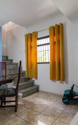 Casa à venda com 143m², 3 quartos e 3 vagas Casa à venda com 143m², 3 quartos e 3 vagasSala de Jantar