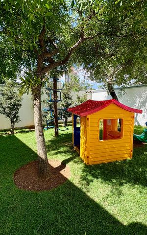 Apartamento à venda com 110m², 3 quartos e 2 vagas Apartamento à venda com 110m², 3 quartos e 2 vagasÁrea comum - Playground