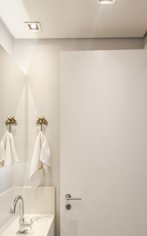 Apartamento à venda com 133m², 2 quartos e 2 vagas Apartamento à venda com 133m², 2 quartos e 2 vagasBanheiro 3 - Lavabo