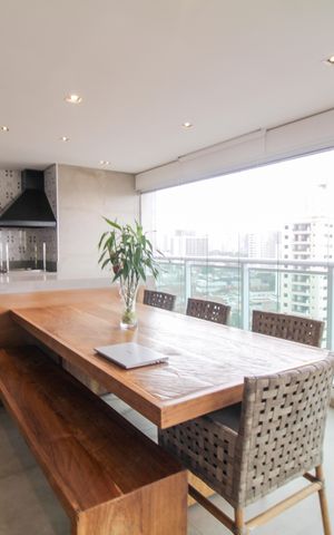 Apartamento à venda com 133m², 2 quartos e 2 vagas Apartamento à venda com 133m², 2 quartos e 2 vagasVaranda