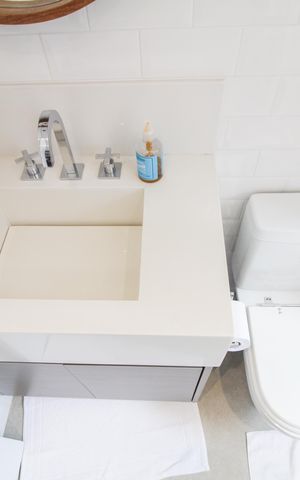 Apartamento à venda com 133m², 2 quartos e 2 vagas Apartamento à venda com 133m², 2 quartos e 2 vagasBanheiro 1 - Suite 2
